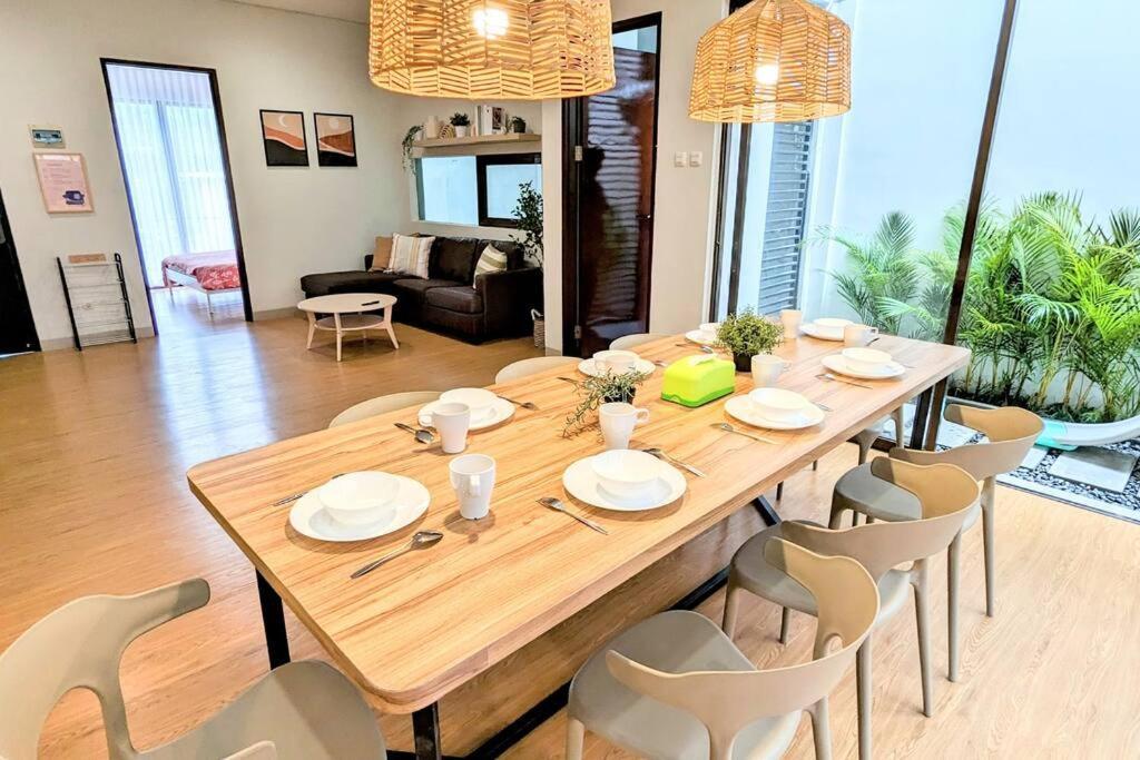 Cottonwood Pramestha Dago - Bbq Jacuzzi Netflix Villa Bandung